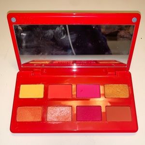 Caliente Artist Couture Eyeshadow Palette
